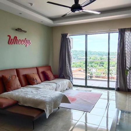 Gold Coast International Resort Kampong Bukit Beruang 外观 照片